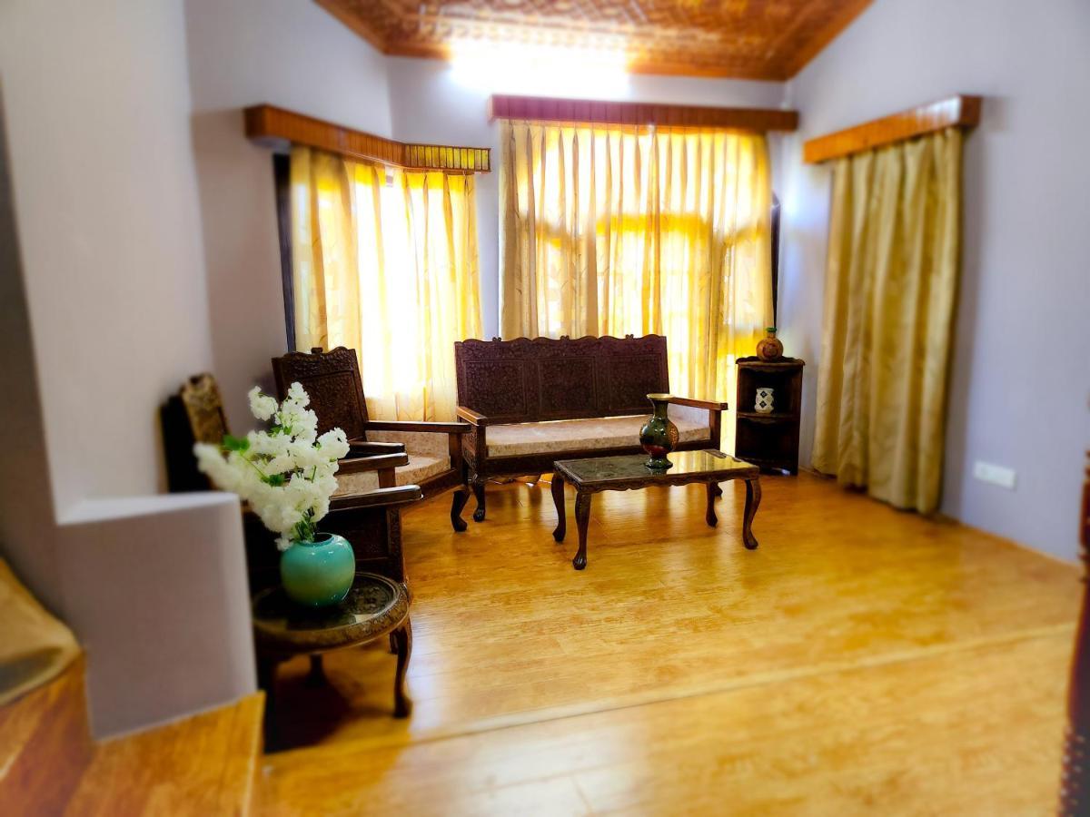 Hotel Peaceful Mornings Srinagar מראה חיצוני תמונה